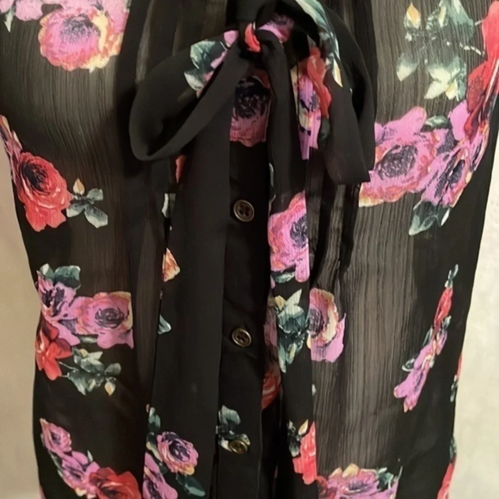 Xhilaration sheer button up sleeveless blouse
